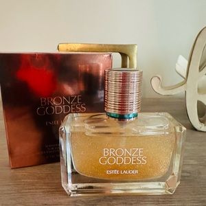 Body oil with shimmer